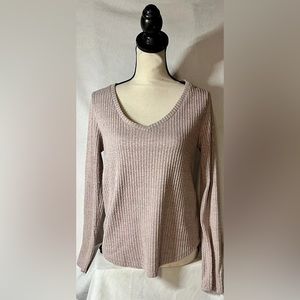 Aero Seriously Soft Perfect V Pink Ribbed Top Size Medium timeless classic basic